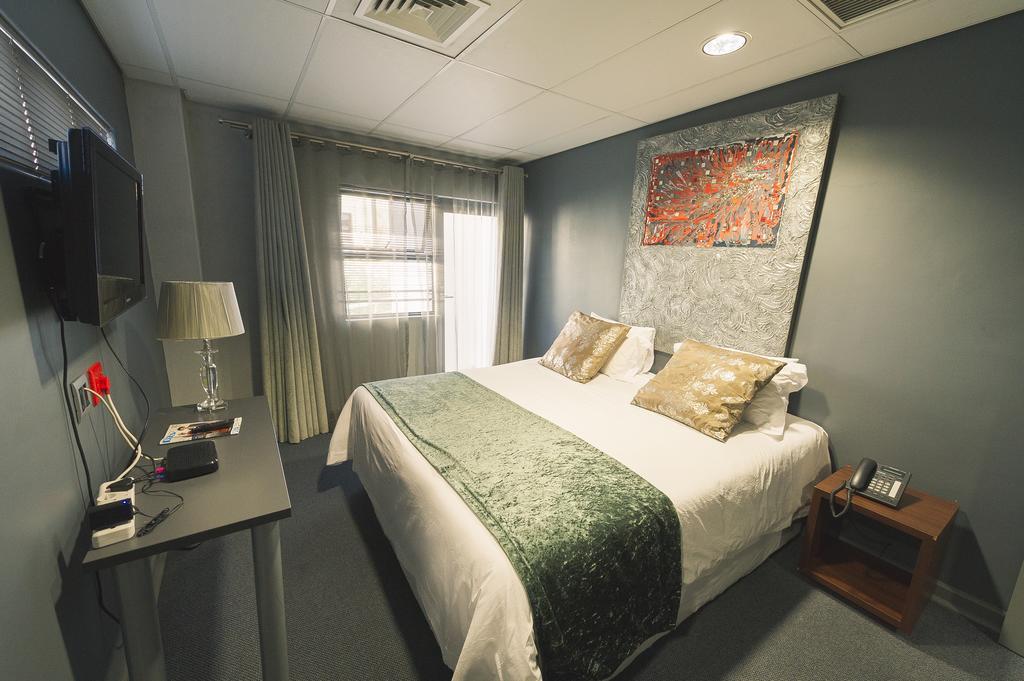 Blue Diamond Boutique Hotel Pretoria-Noord Esterno foto