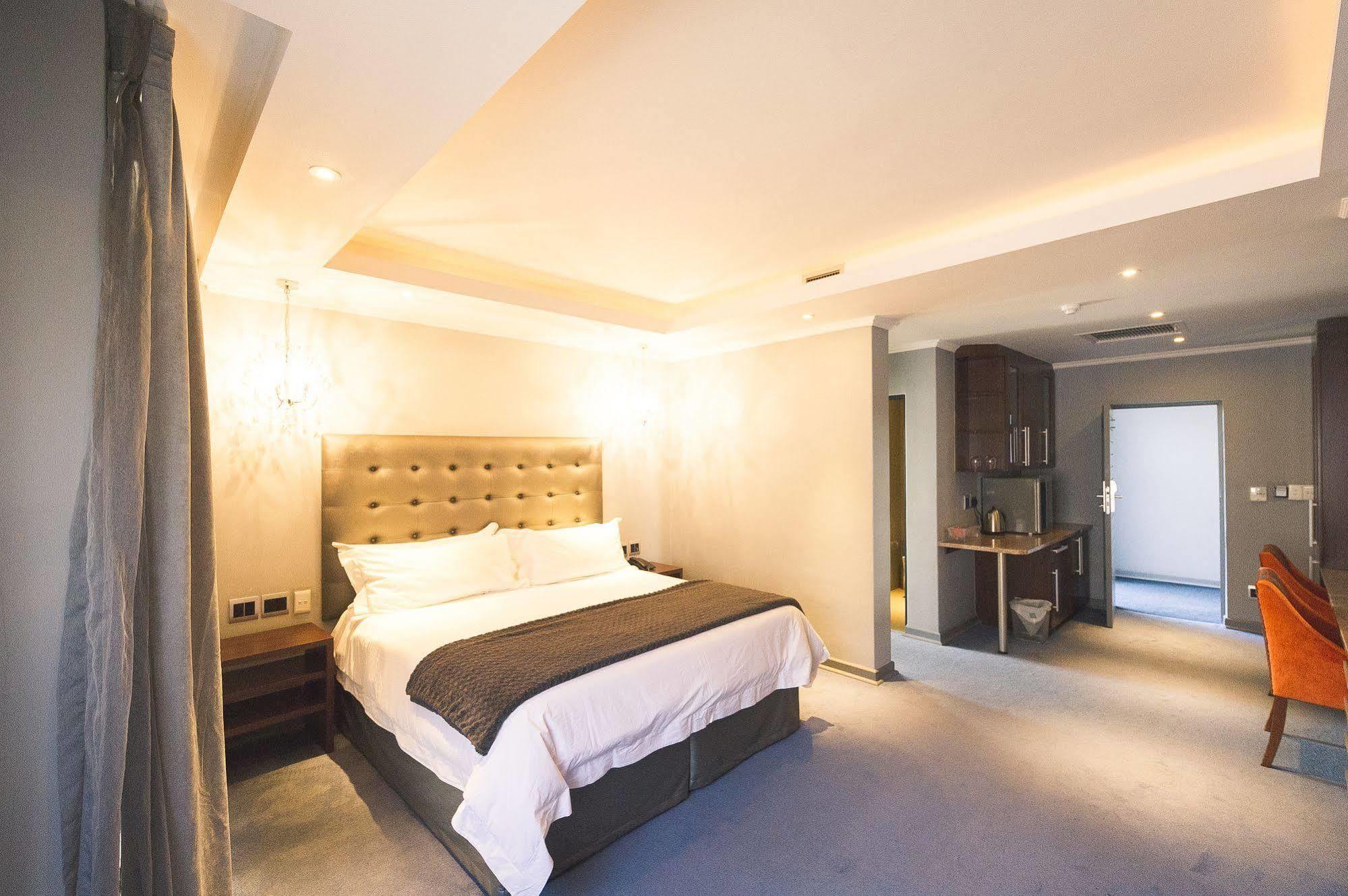 Blue Diamond Boutique Hotel Pretoria-Noord Esterno foto