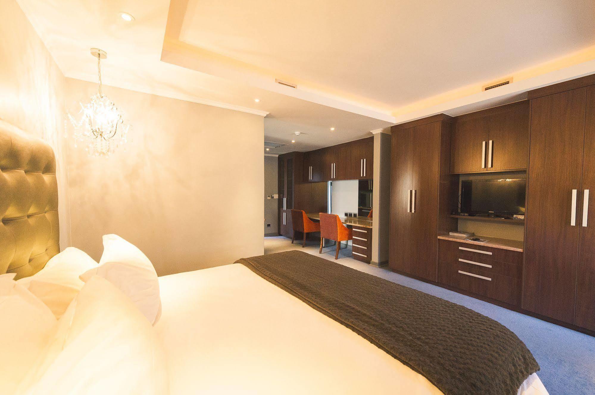 Blue Diamond Boutique Hotel Pretoria-Noord Esterno foto